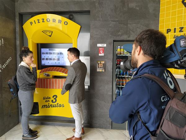 Cygnus vending pizza